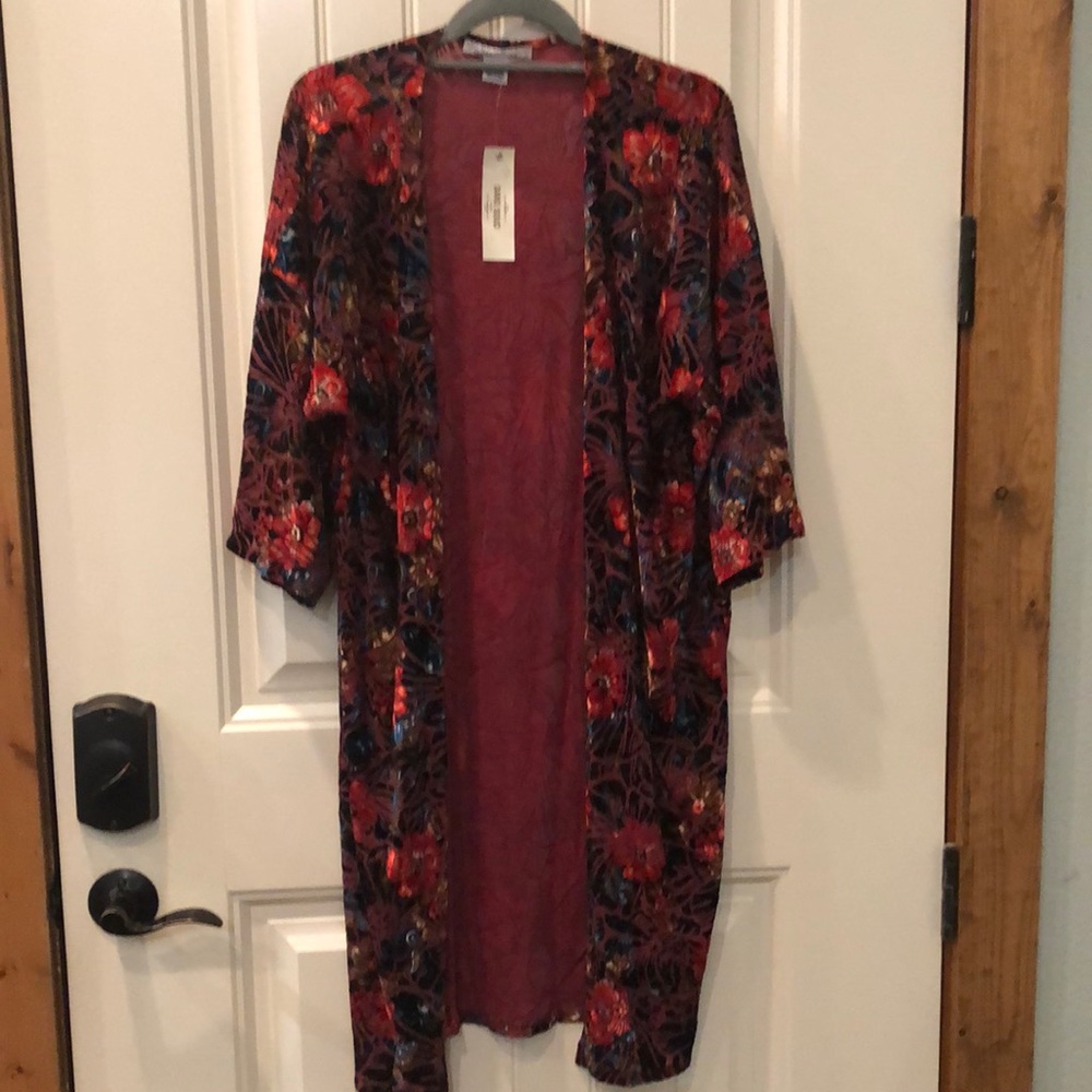 NWT Sans Souci velvet stretch kimono in M/L